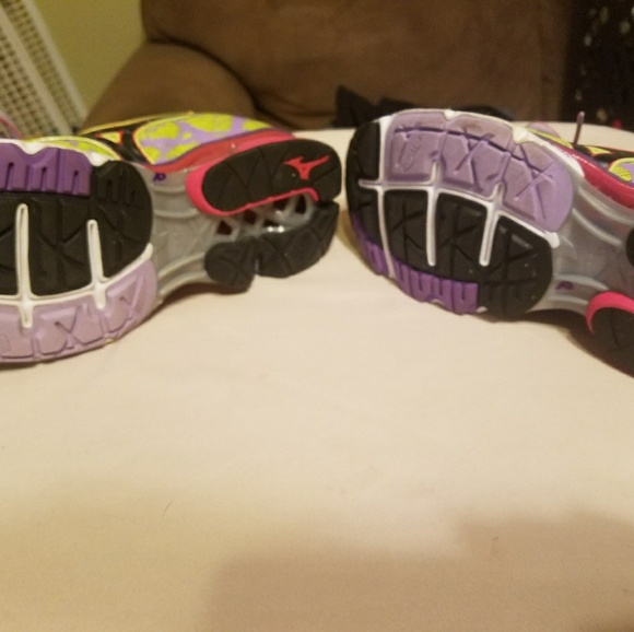 Womens Saucony Shoes 8's - Picture 4 of 4